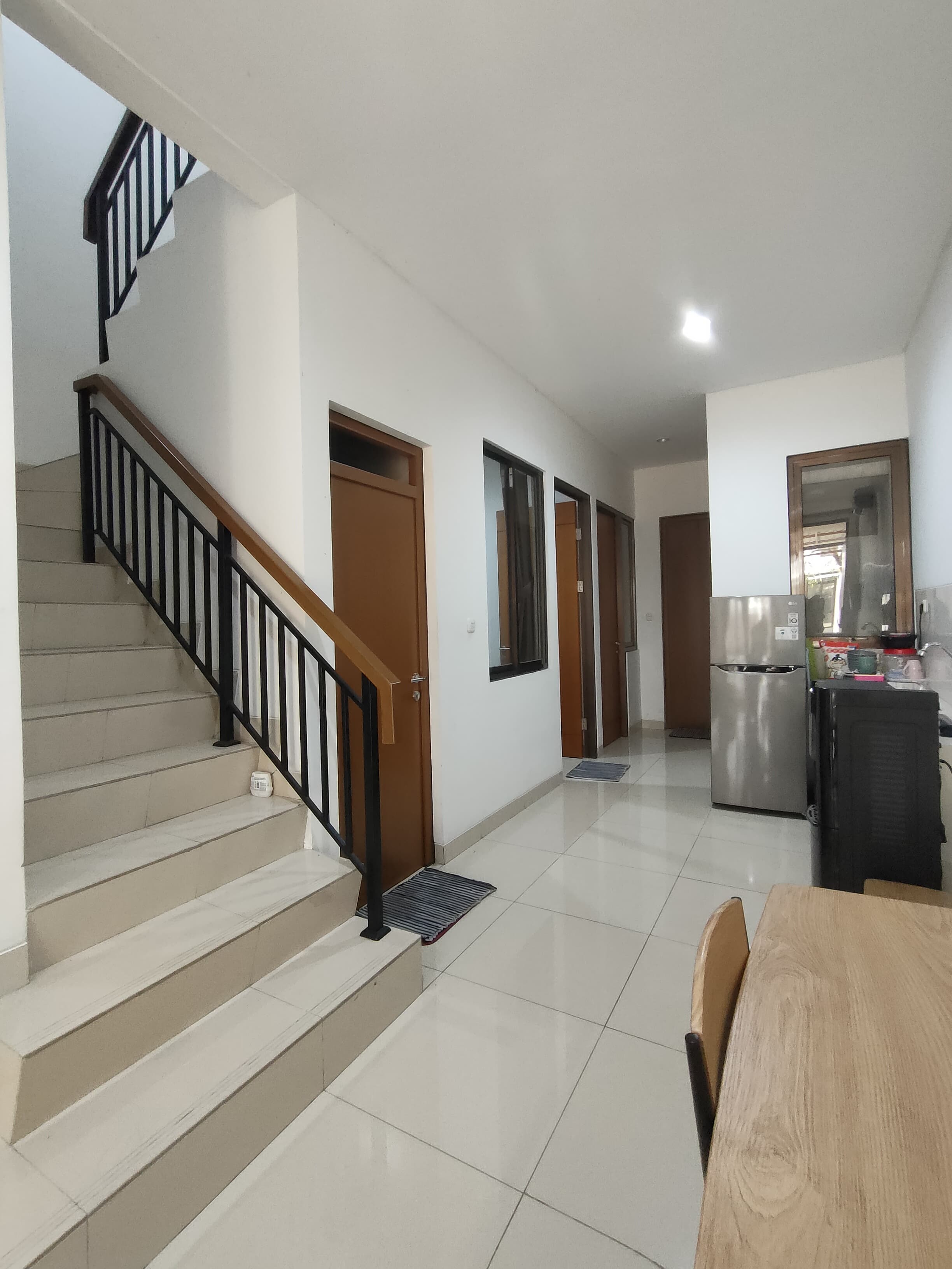 Interior ALFAROBI KOST